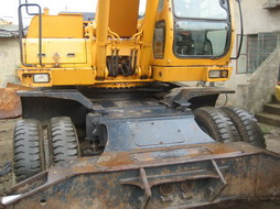 Wheel Type Excavator Krean Hyundai 200w-5 In Good Conditions