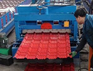 roof deck forming machine