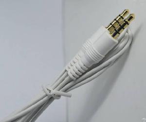 3.5mm 4-pole Audio Adater Cable