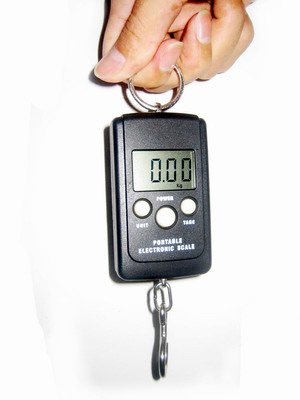 Digital Luggage Scale Helps You Pack Smarter And Avoid Paying Overweight Luggage Fees.