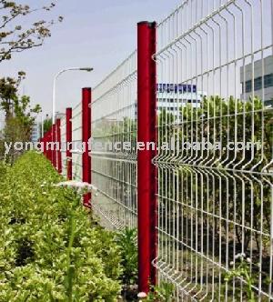 wire mesh fence