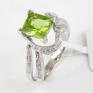 Sell 925 Silver Natural Olivine Ring Item #y00085632