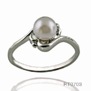 Beautiful Pearl Ring