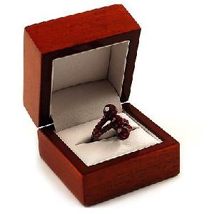 Red Lacquered Ring Box Without Light